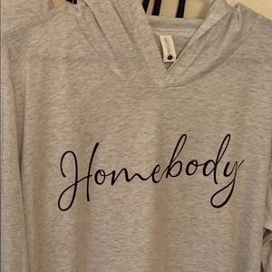 Homebody hooded t
